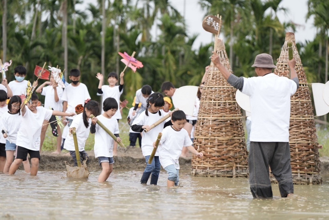 大地藝術節-藝術家與孩子共創